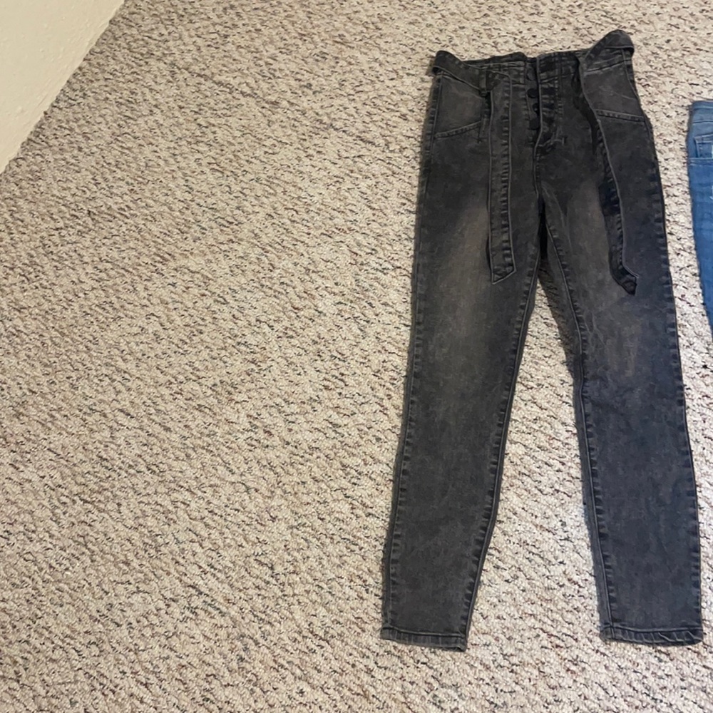 Fashion nova jeans size 3